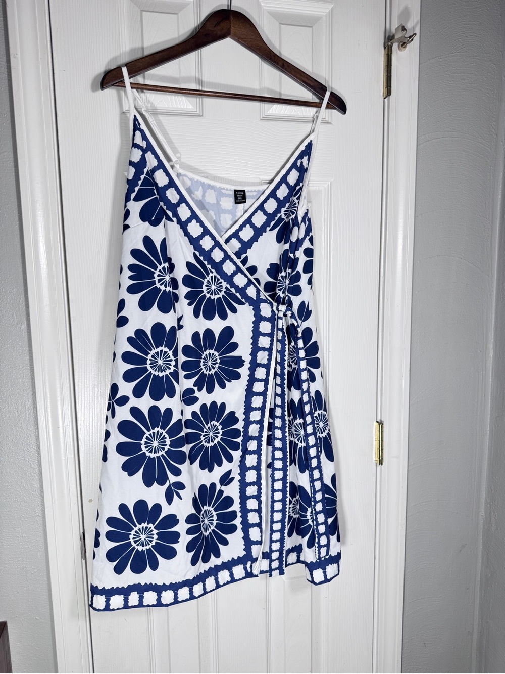 SHEIN Curve 0XL Navy White Floral True Wrap Tie Waist Stretch Travel Dress
